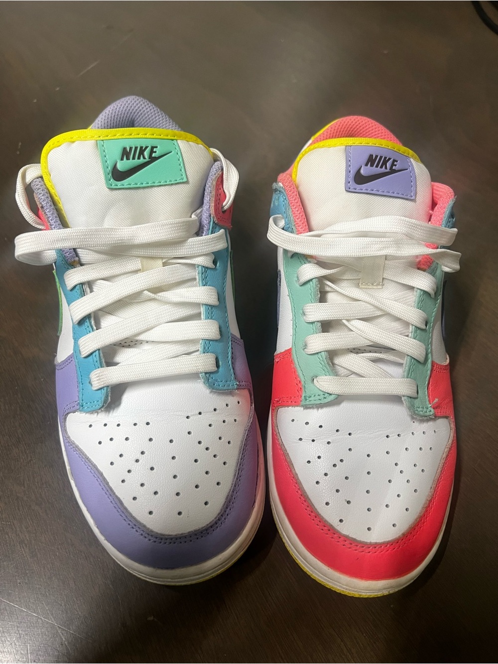 Nike SE Dunks - Picture 3 of 4